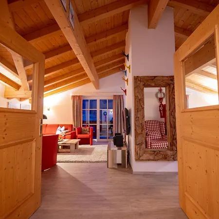 Seasons By In One Апартаменти *